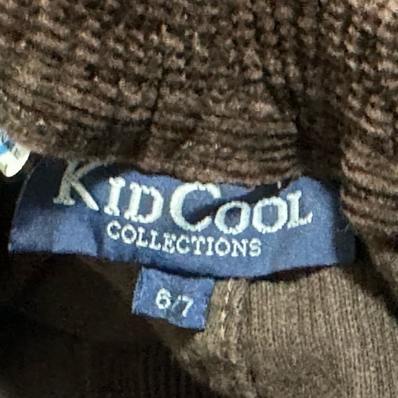 Boys brown corduroy pants. Velcro bottom, zip fly, with elastic waist. Size 6/7. - Picture 2 of 7